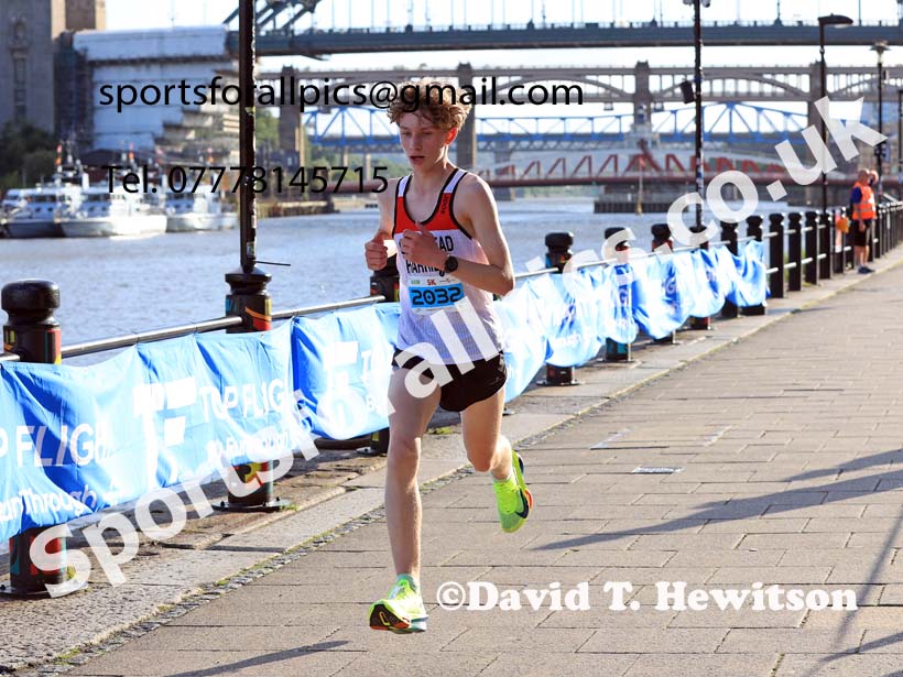 Junior 3k, 2024 Quayside 5k Road Race, Newcastle/Gateshead.  Photo: David T. Hewitson/Sports for All Pics